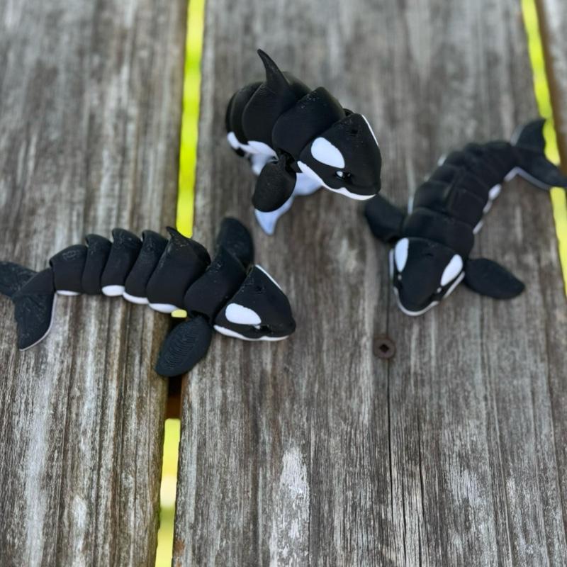 Mini Orca Buddy – 3D Printed Ocean Friend with Black & White Features, Ideal for Creative Play